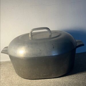Vintage Gray Cast Aluminum Covered Roaster - Gray. 10 X 15